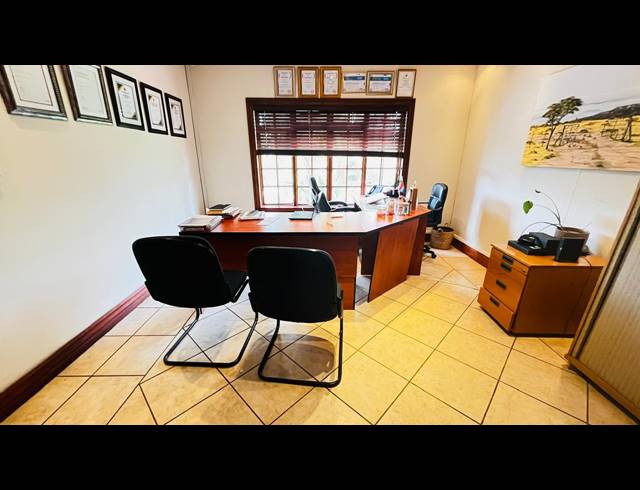 640M² OFFICE FOR SALE IN MORELETA PARK